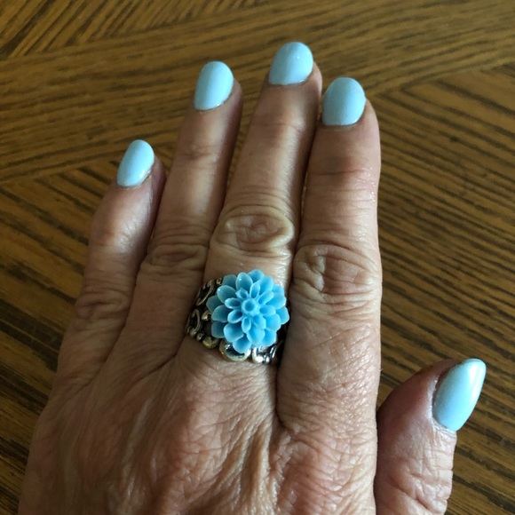 Vintage Flower Ring - Picture 5 of 5